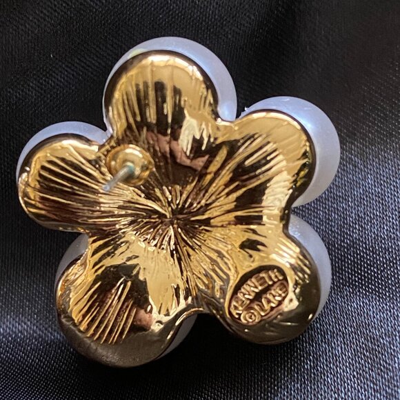 Kenneth Jay Lane Pearl Cluster Post Statement Earrings - Picture 4 of 5